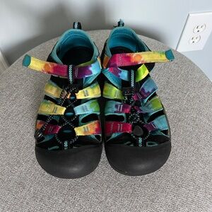 Keen water shoes for kids and woman
